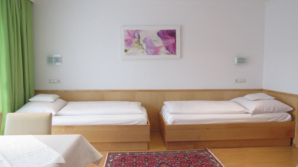 Apartement Maria Trost Graz Exteriör bild