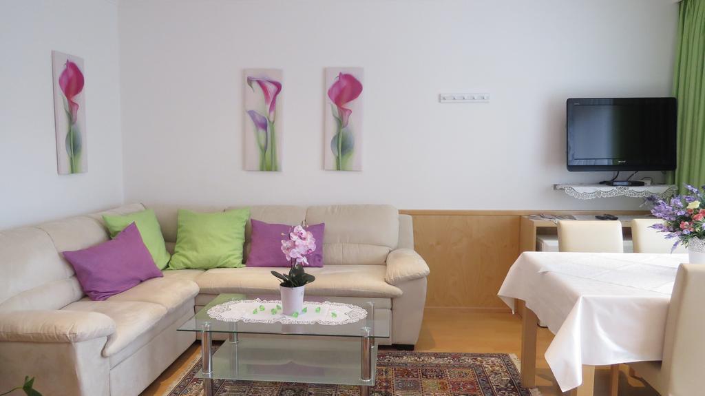 Apartement Maria Trost Graz Exteriör bild